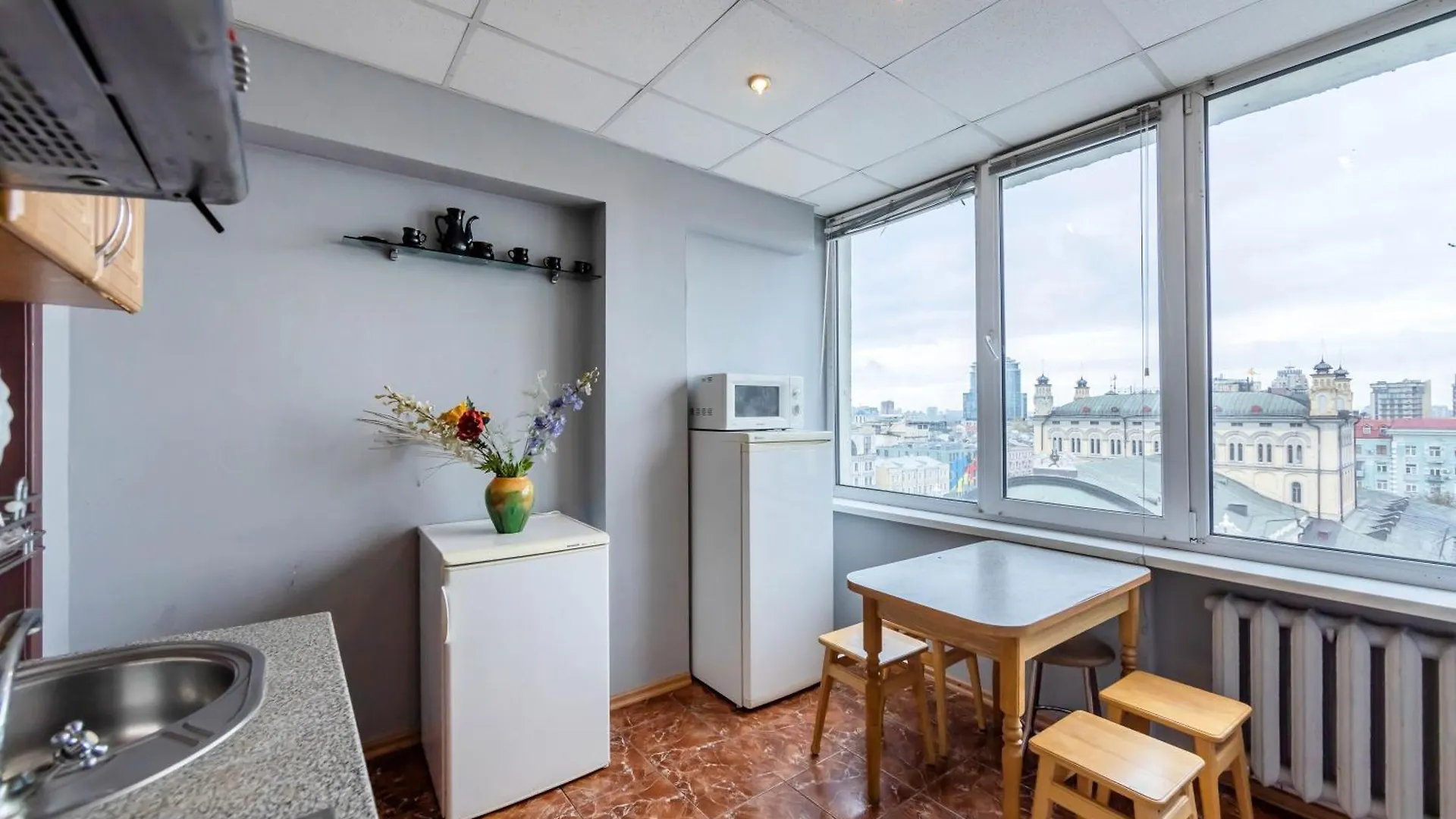 Апартаменти 4-Кімнатні В Центрі Києва, Поруч З Оперним Театром Kyiv Apartment